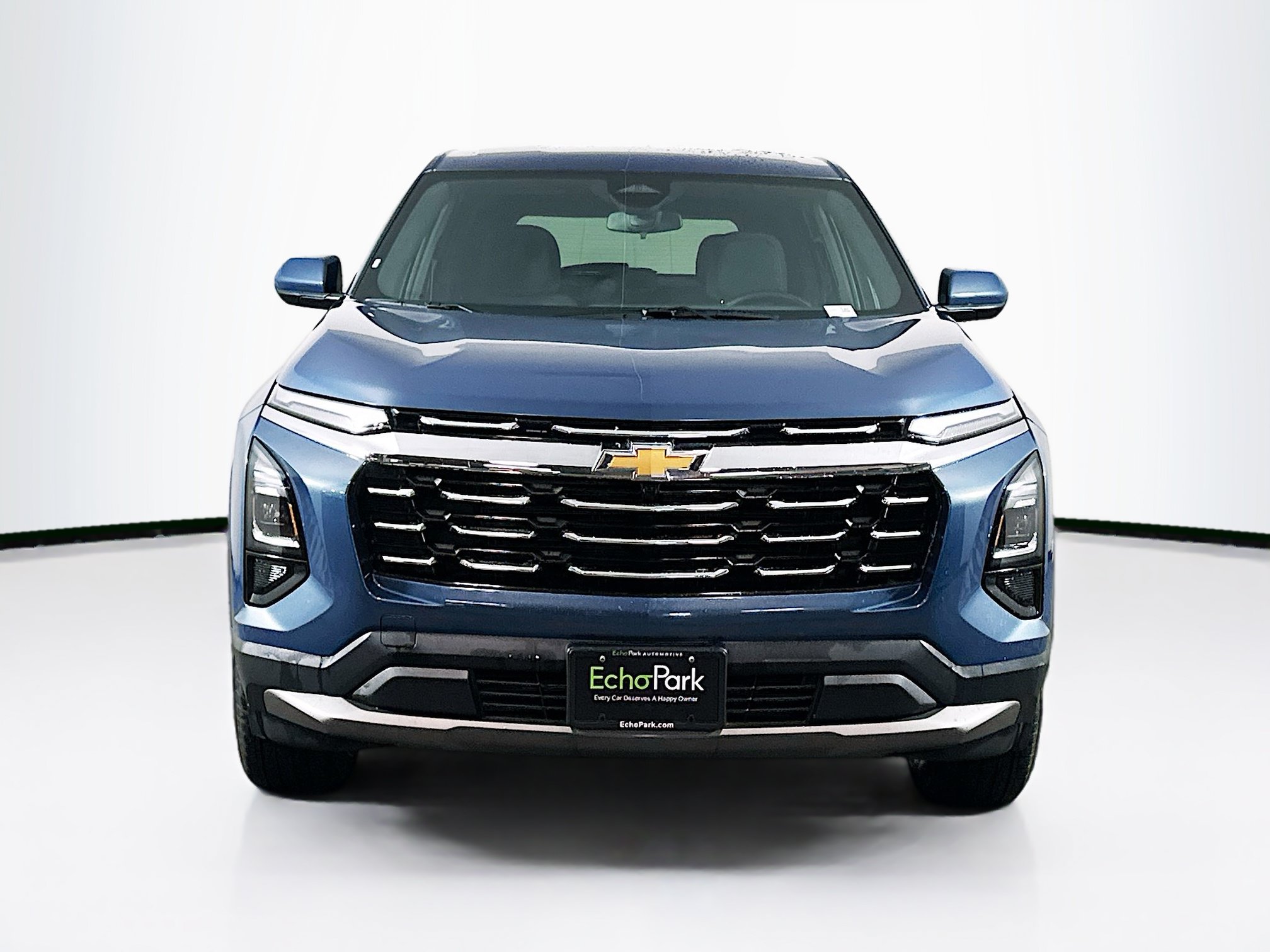 Used 2025 Chevrolet Equinox LT FWD image 2
