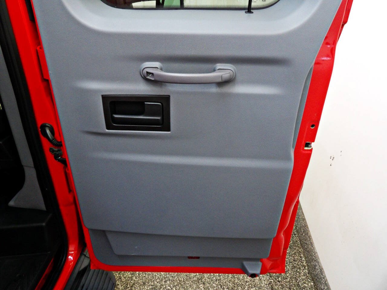 Used 2018 Ford Transit 350 XL RWD image 9