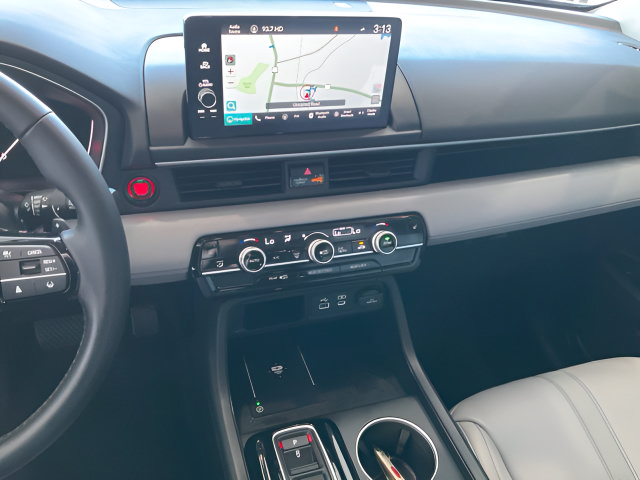 Certified 2025 Honda Pilot Touring image 18