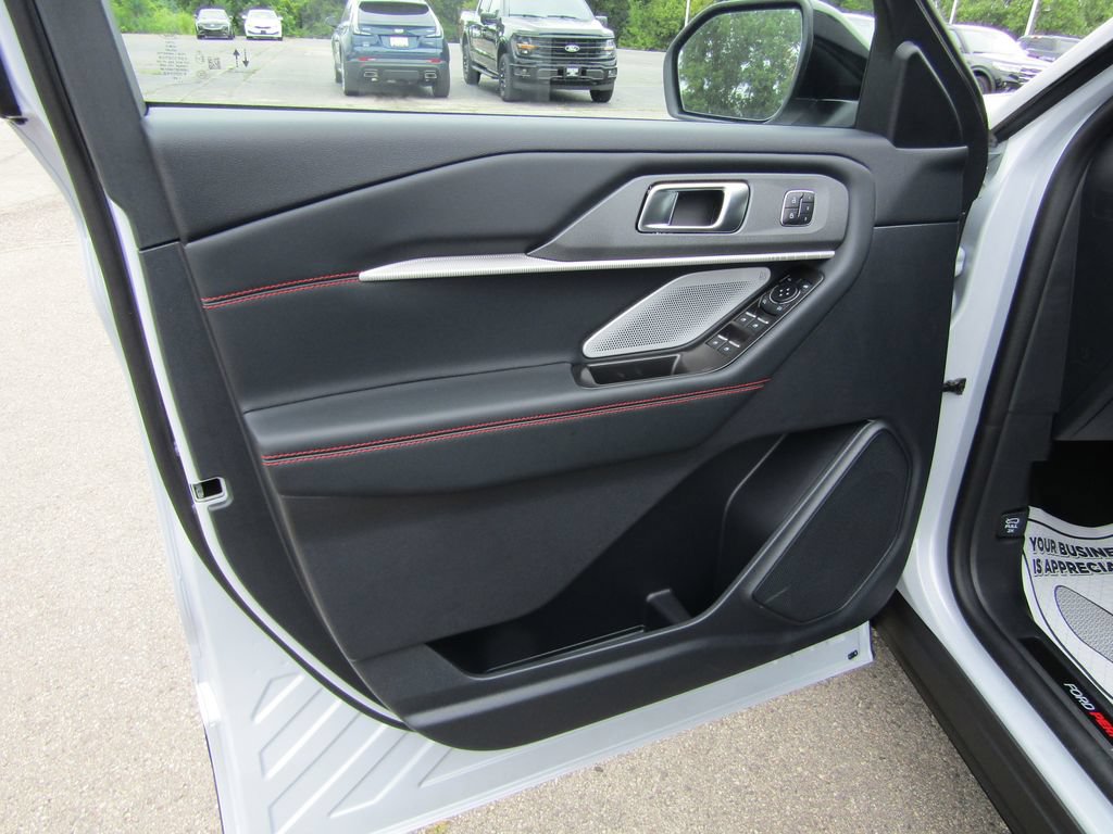 New 2026 Ford Explorer ST w/ Sun And Sound Package AWD/4WD image 11