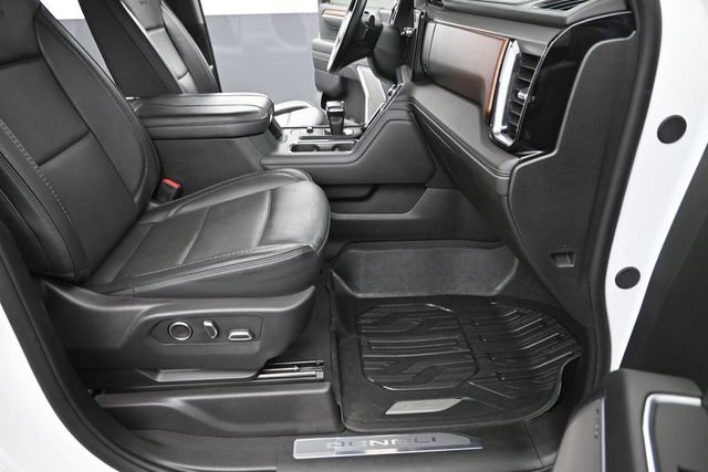 Used 2024 GMC Sierra 1500 Denali w/ Technology Package AWD/4WD image 22