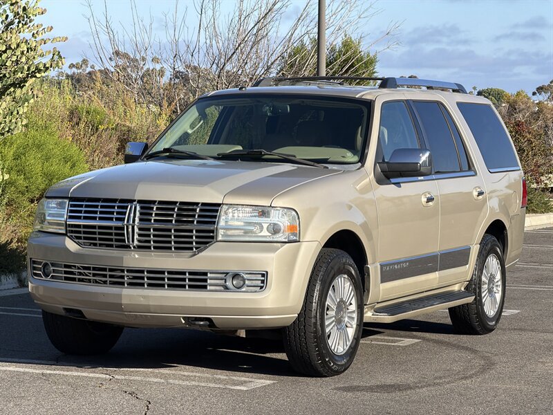 Used 2008 Lincoln Navigator 2WD image 2