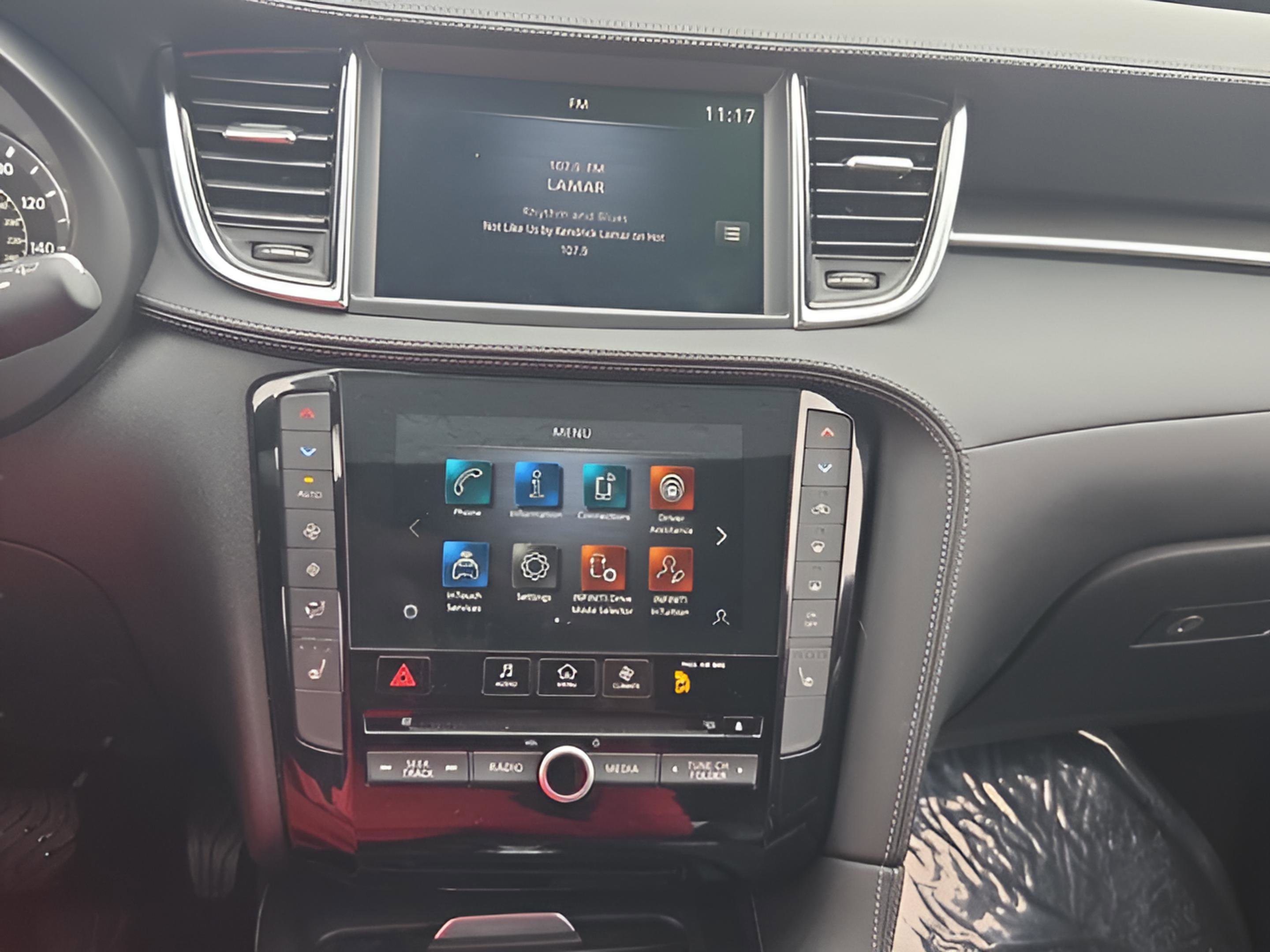 Certified 2023 INFINITI QX55 Luxe w/ Cargo Package image 16