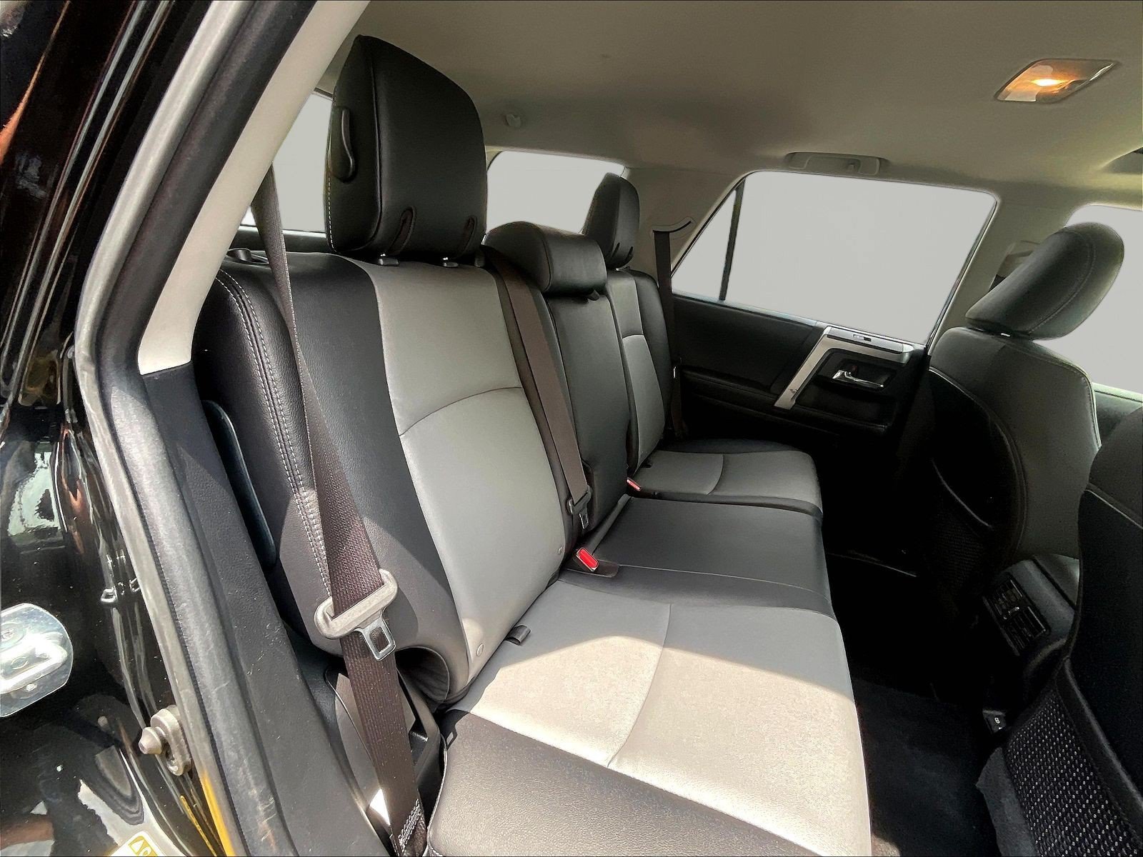 Used 2023 Toyota 4Runner SR5 Premium w/ Moonroof Package AWD/4WD image 25