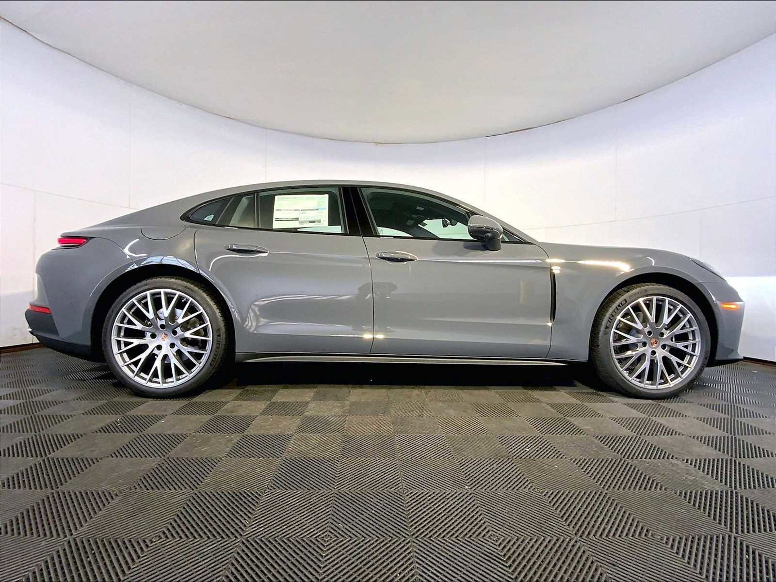 New 2026 Porsche Panamera 4 image 8
