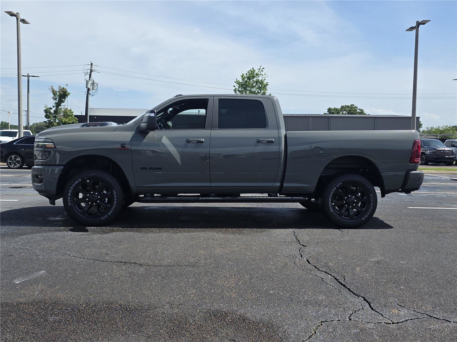 New 2026 RAM 2500 Laramie AWD/4WD image 8