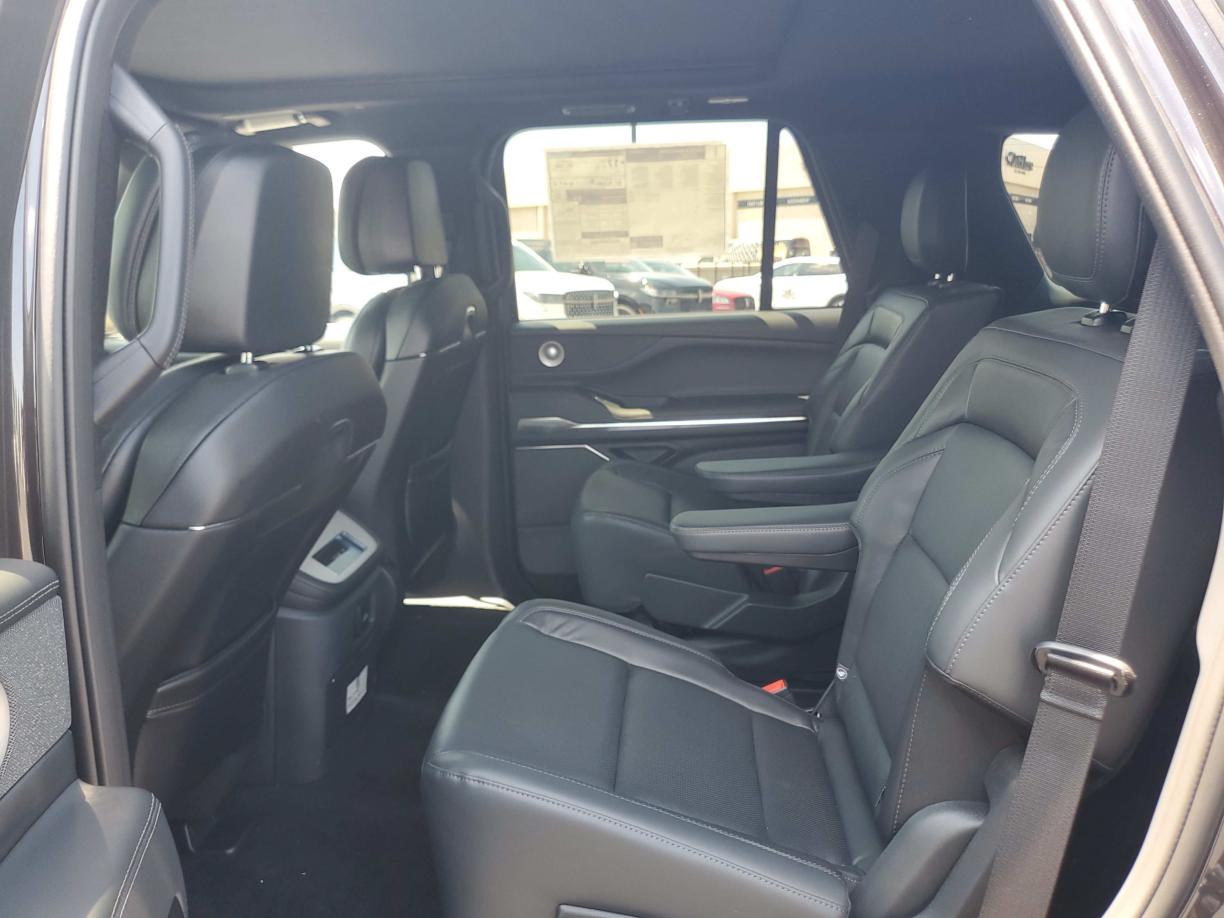 New 2027 Lincoln Navigator Reserve w/ Jet Appearance Package AWD/4WD image 26