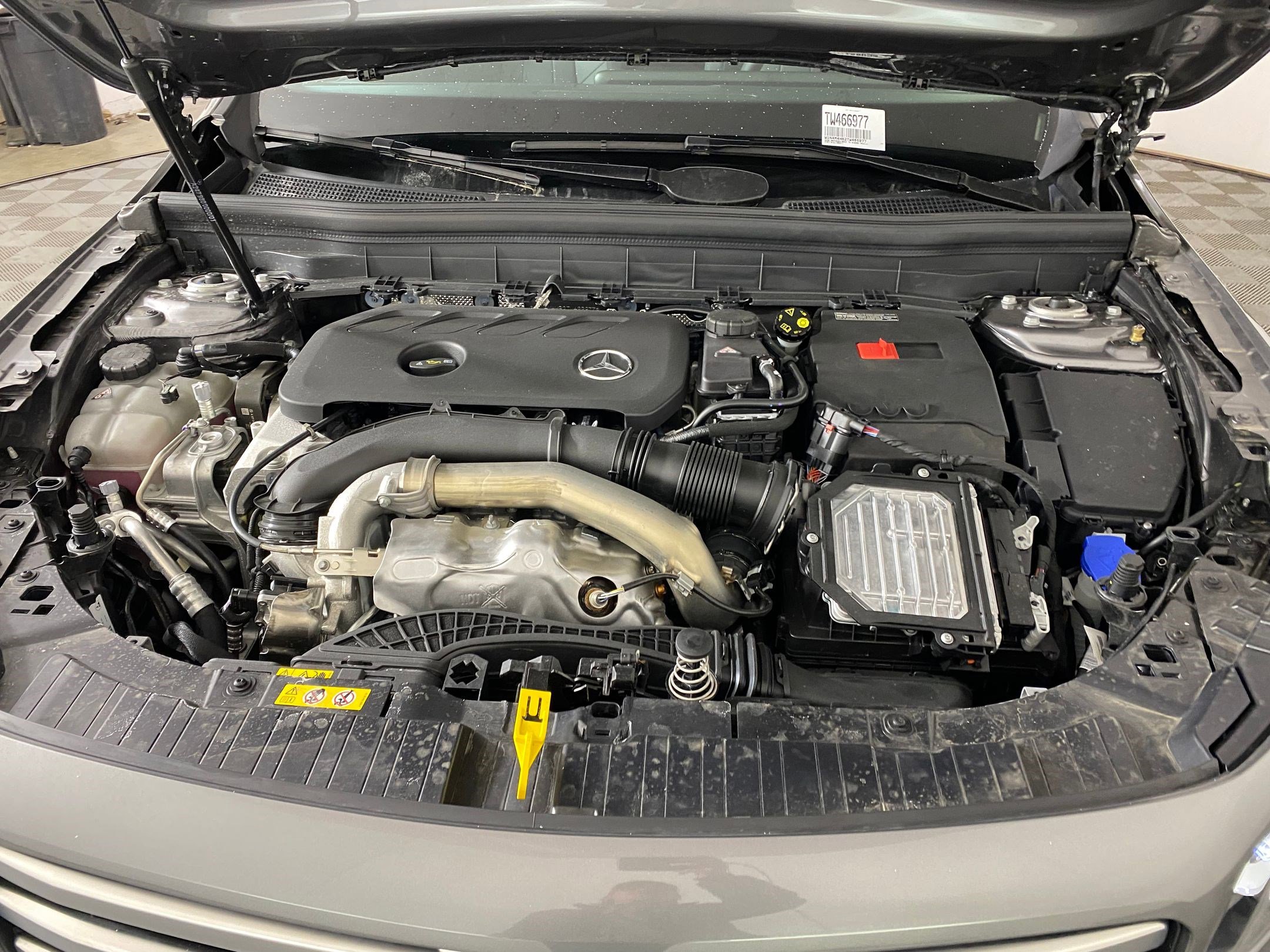 Used 2026 Mercedes-Benz GLB 250 4MATIC image 32