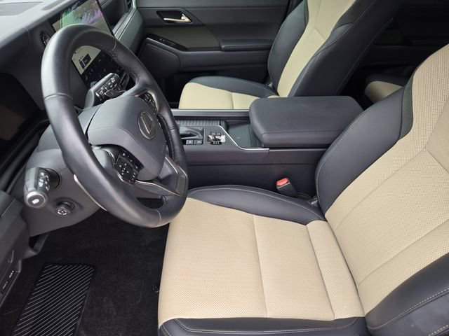 Used 2025 Lexus GX 550 AWD/4WD image 7
