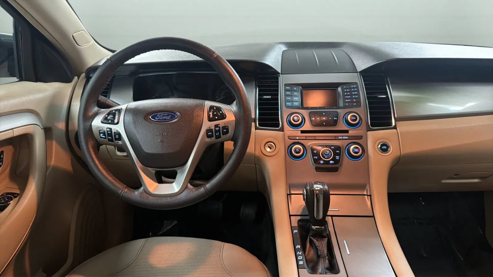 Used 2017 Ford Taurus SEL AWD/4WD image 10