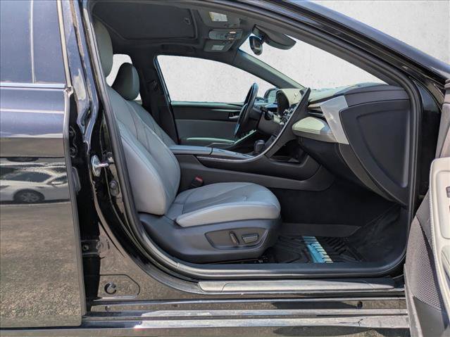 Used 2022 Toyota Avalon XLE w/ Moonroof Package FWD image 24