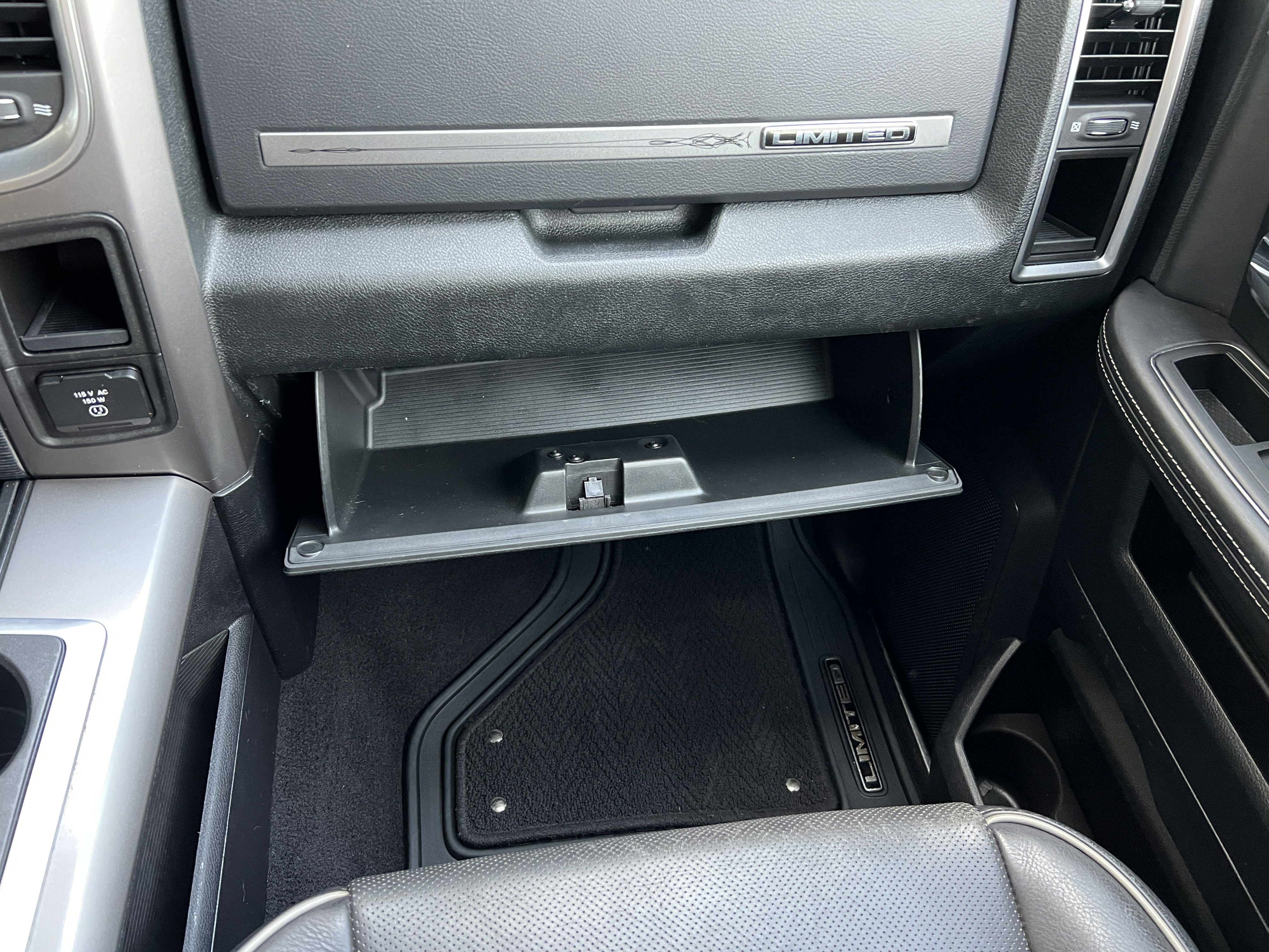 Used 2014 RAM 3500 Laramie Longhorn image 35