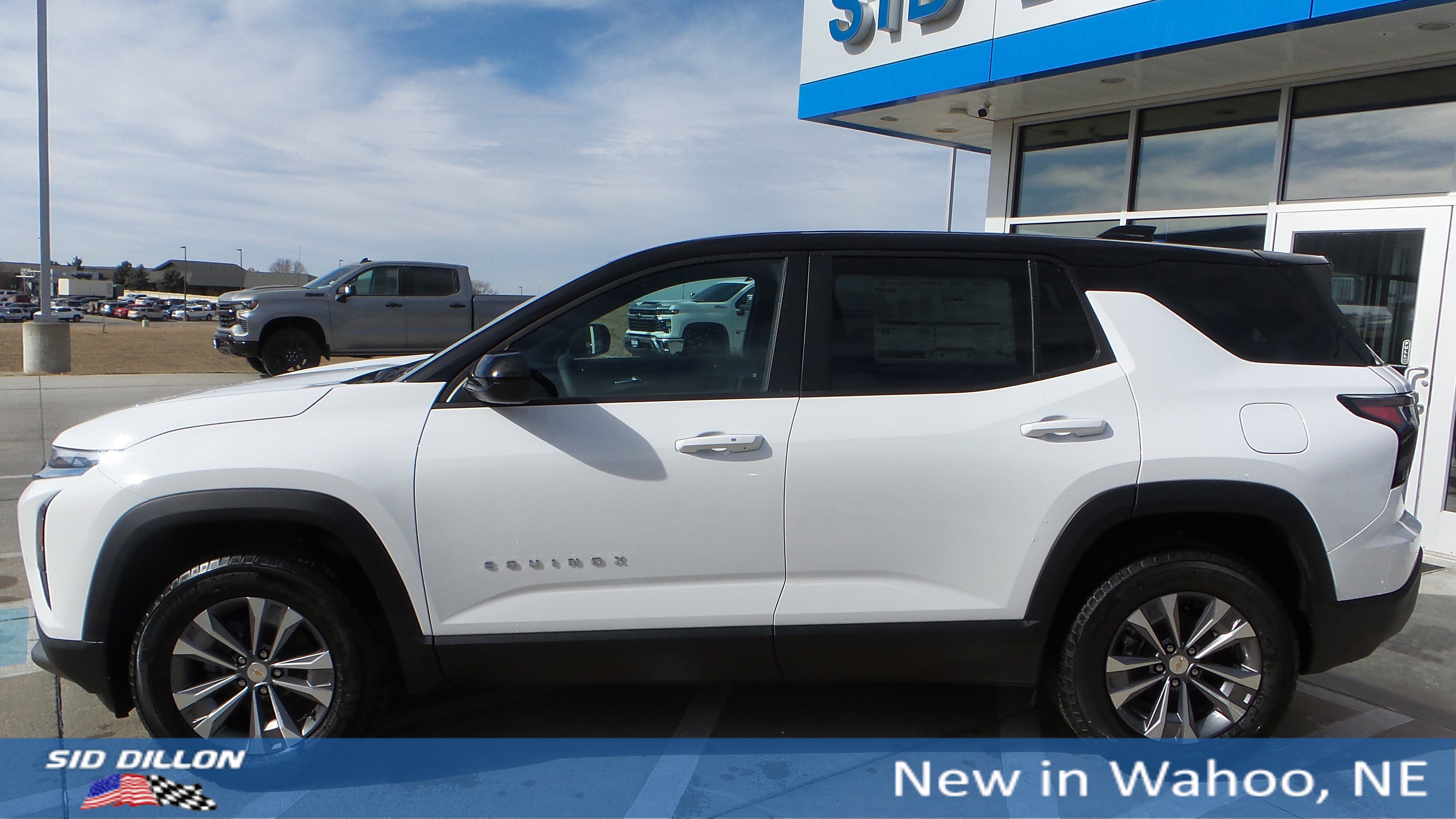 New 2026 Chevrolet Equinox LT w/ Convenience Package II image 2