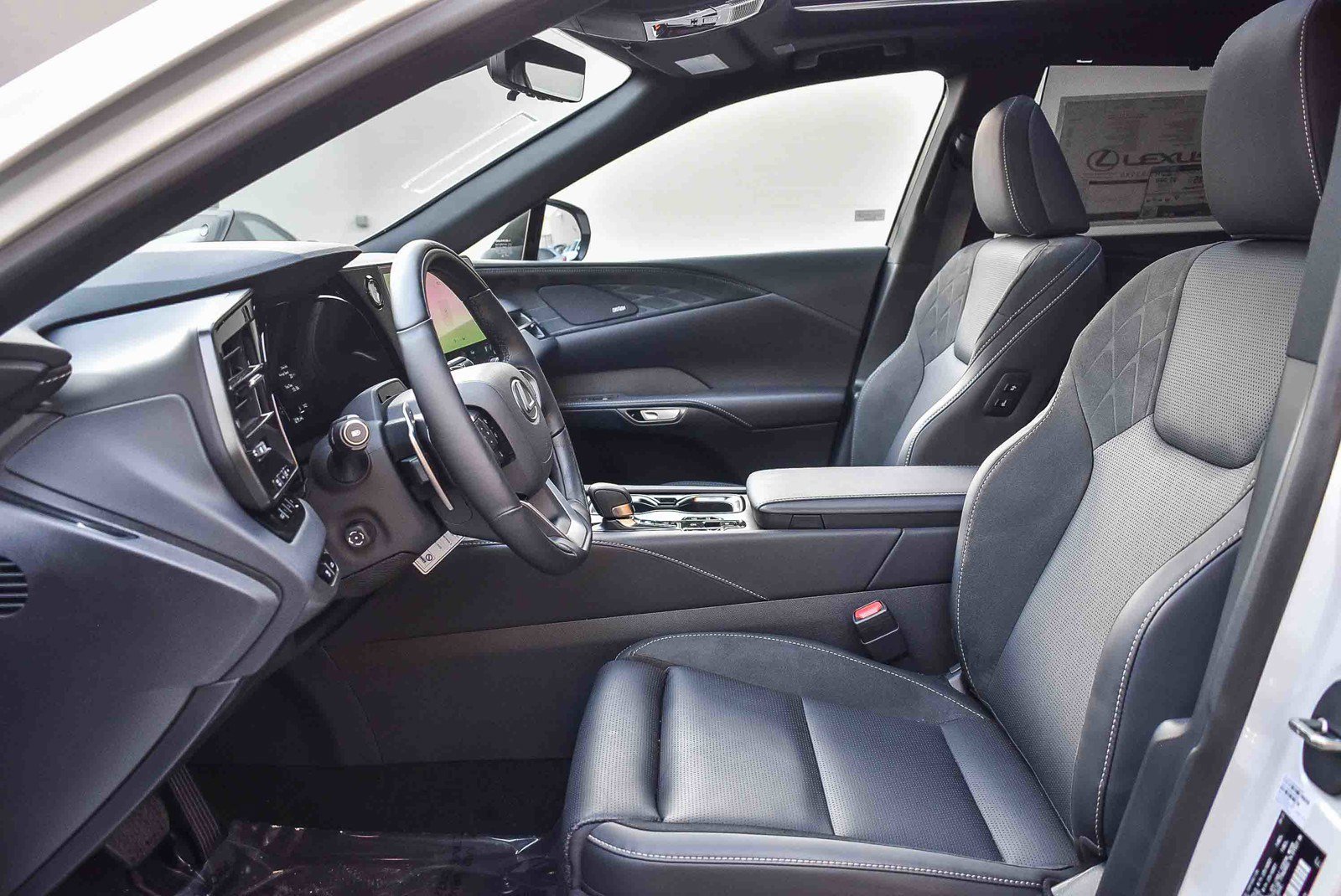 New 2026 Lexus RX 450h AWD image 17