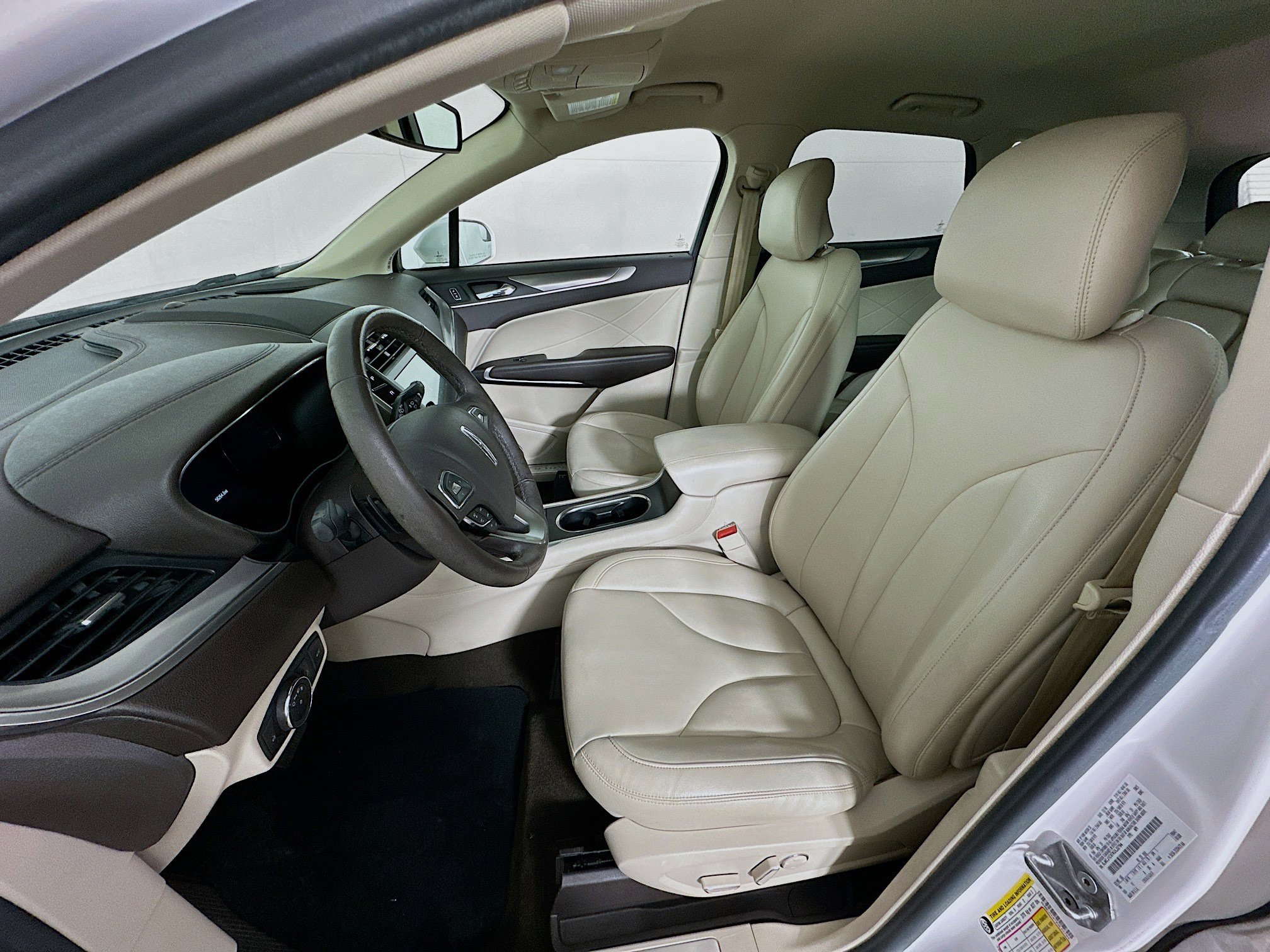 Used 2019 Lincoln MKC Premiere FWD image 13