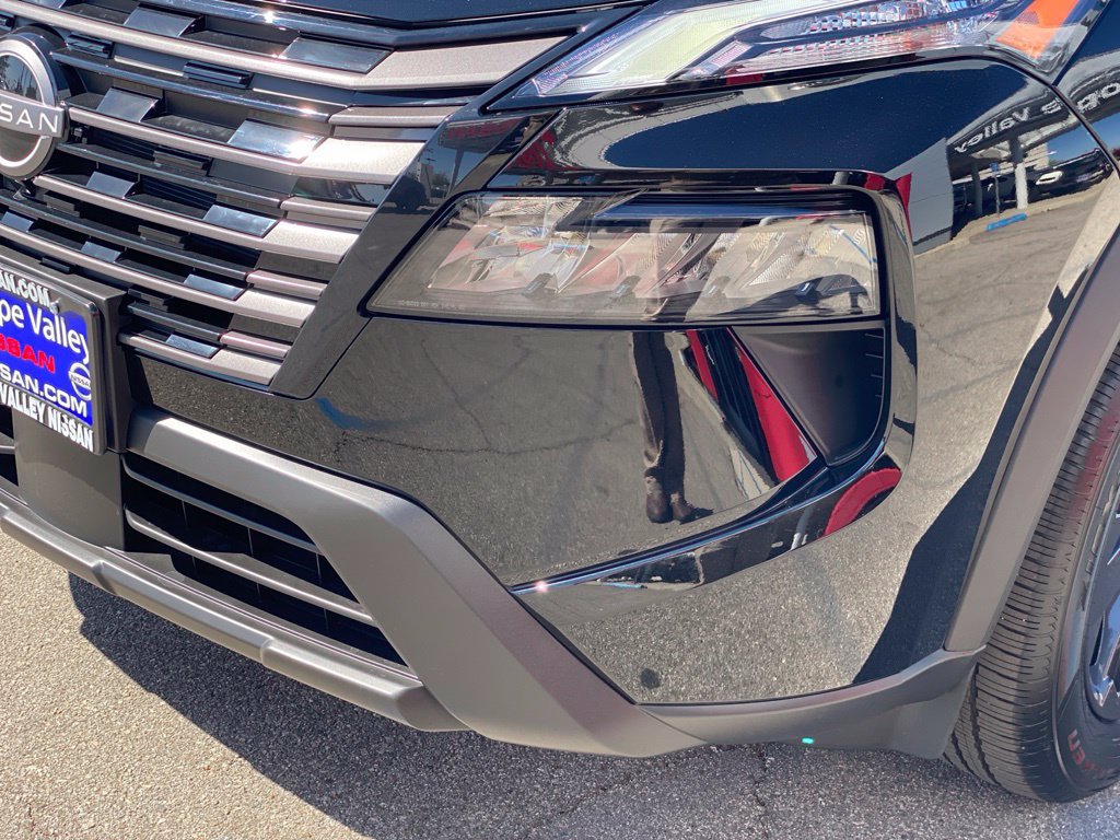 New 2026 Nissan Rogue SV FWD image 10