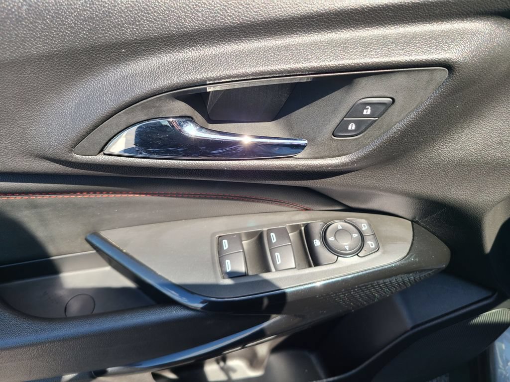Used 2025 Chevrolet Trax RS FWD image 20