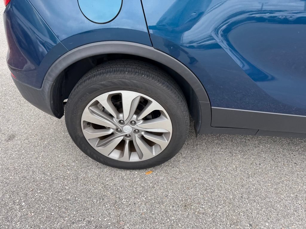 Used 2020 Buick Encore Preferred w/ Safety Package FWD image 5