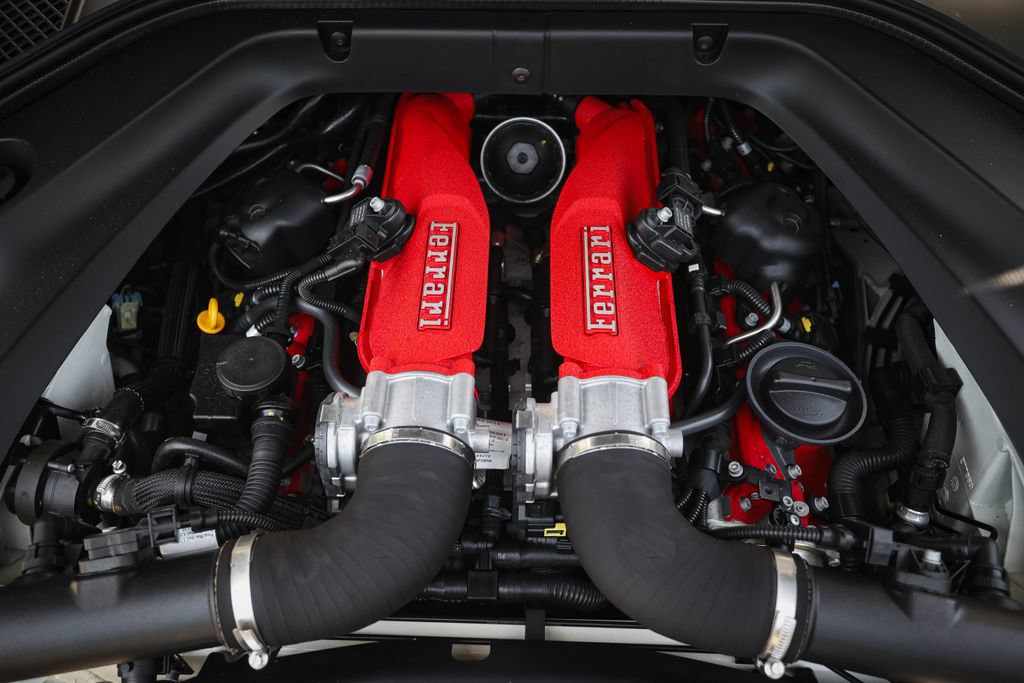Used 2015 Ferrari California T RWD image 27