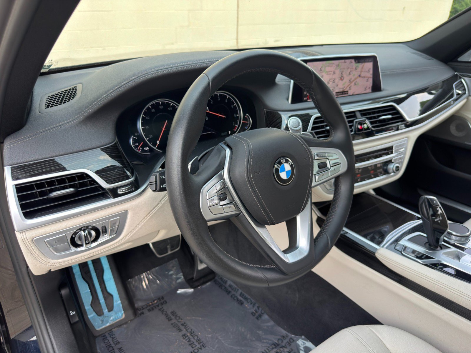 Used 2019 BMW 740i w/ M Sport Package RWD image 14