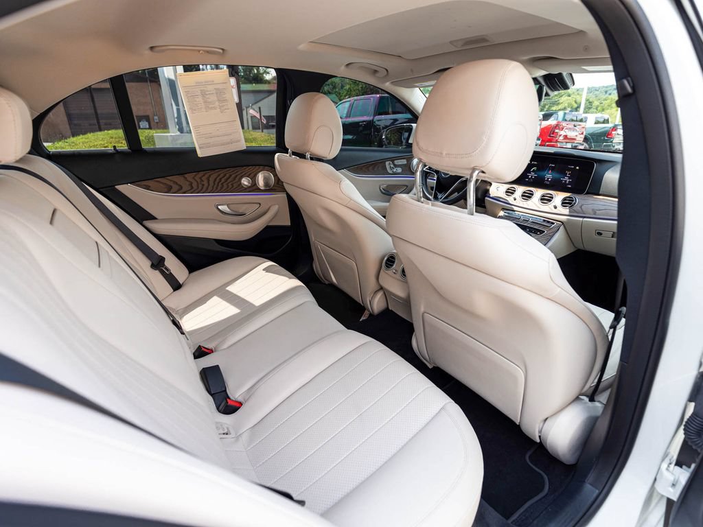 Used 2022 Mercedes-Benz E 350 4MATIC Sedan image 31