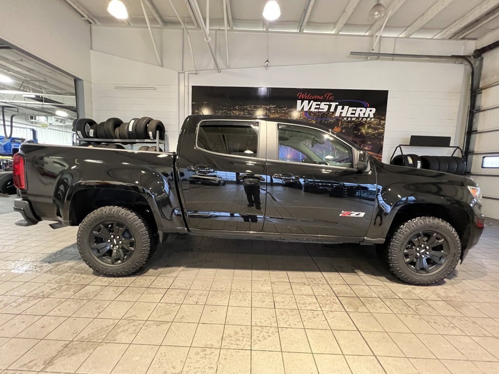Used 2022 Chevrolet Colorado Z71 w/ Z71 Midnight Edition image 9