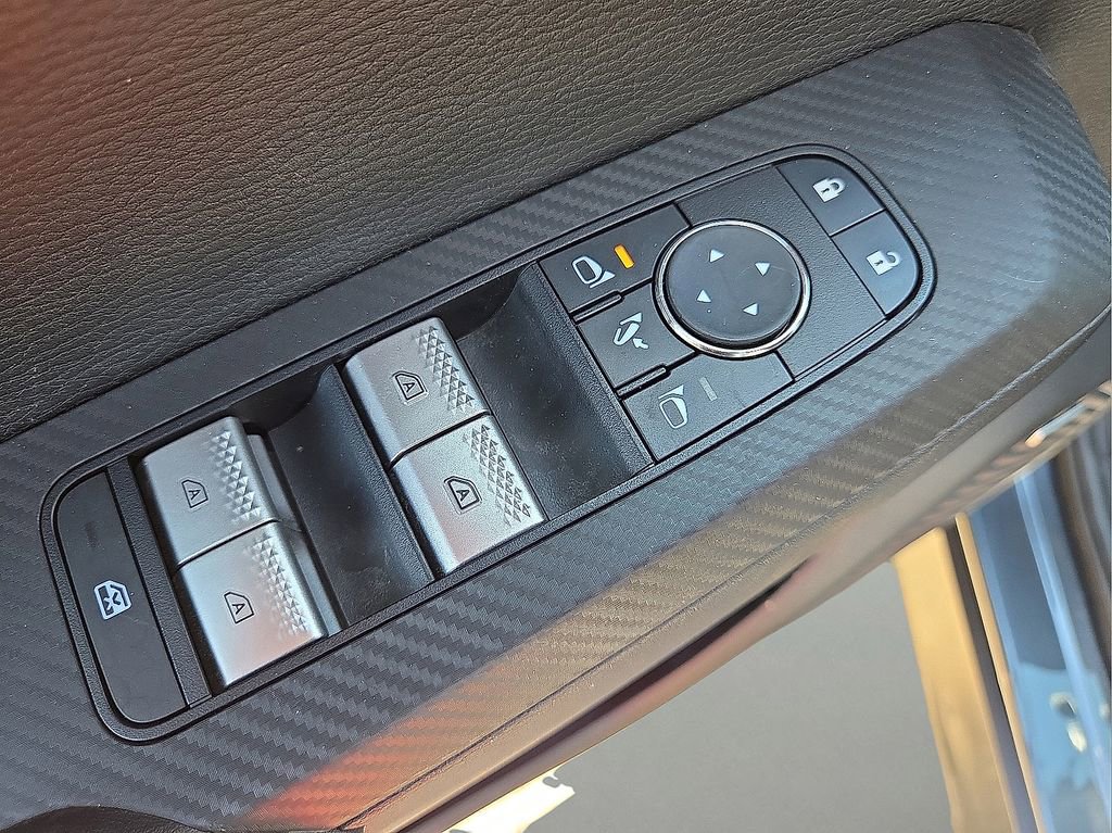 Used 2025 Mitsubishi Outlander SE image 21