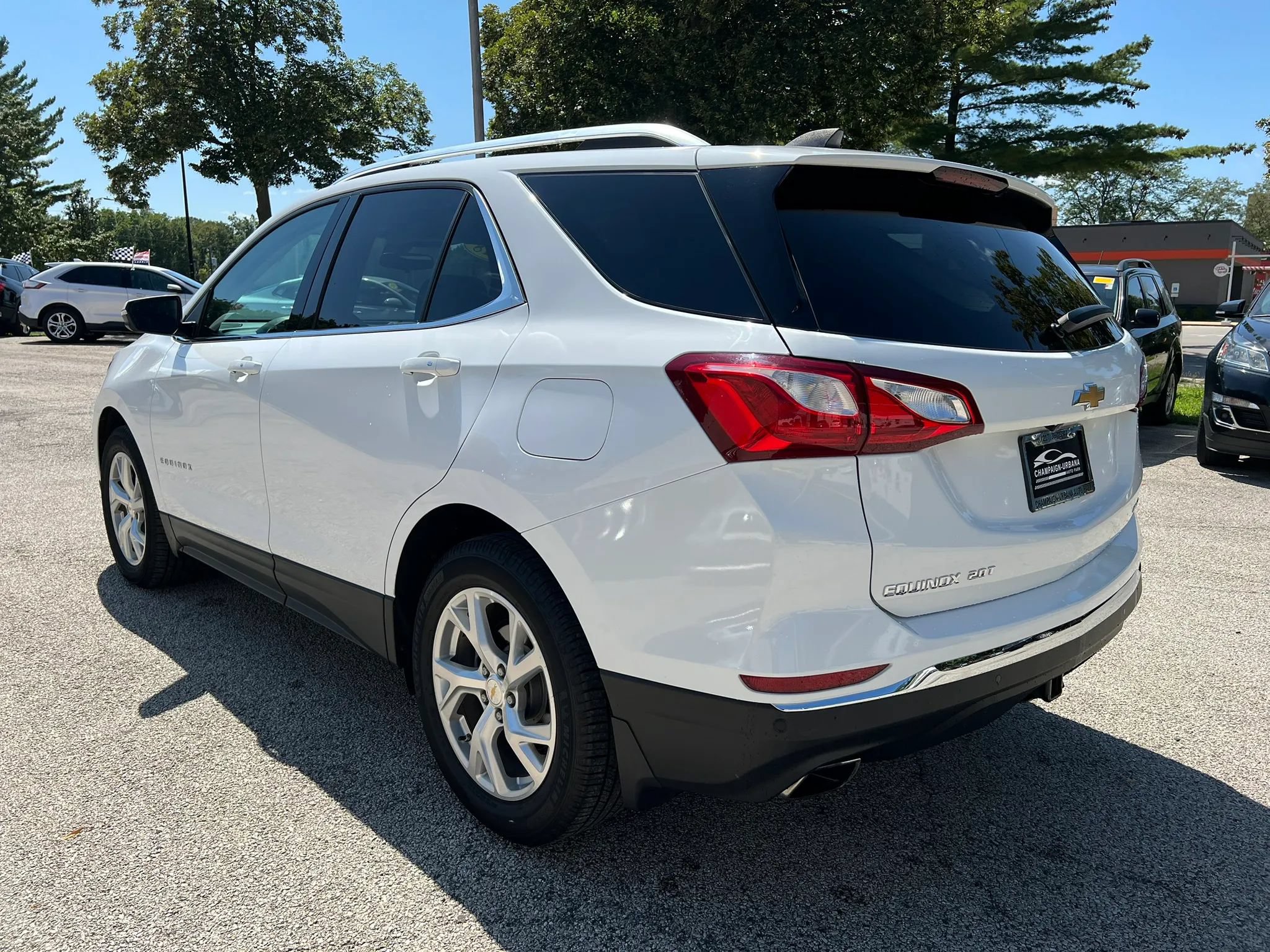 Used 2018 Chevrolet Equinox LT w/ Sun & Infotainment Package AWD/4WD image 5