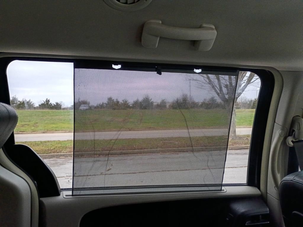 Used 2015 Chrysler Town & Country Touring w/ Driver Convenience Group image 17