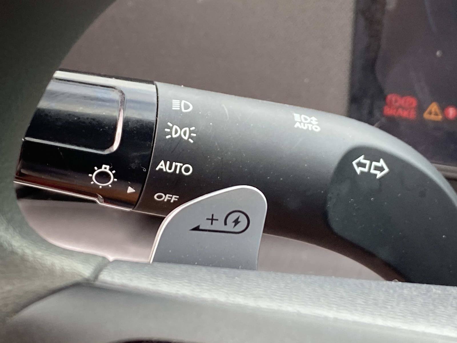 Used 2025 Hyundai Kona SE FWD image 19
