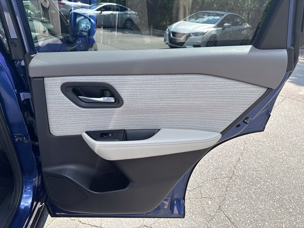Used 2021 Nissan Rogue SV AWD/4WD image 38