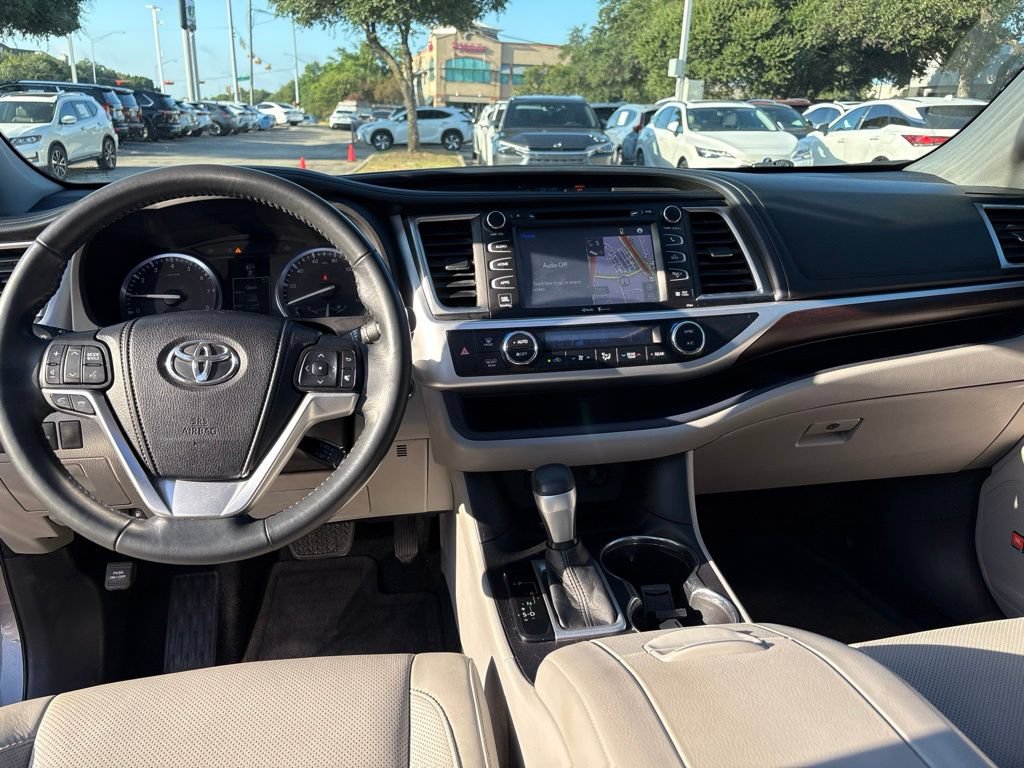 Used 2015 Toyota Highlander Limited FWD image 18