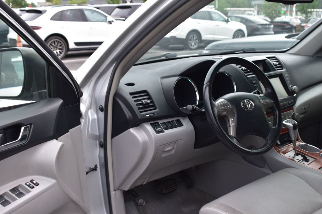 Used 2008 Toyota Highlander Limited AWD/4WD image 14