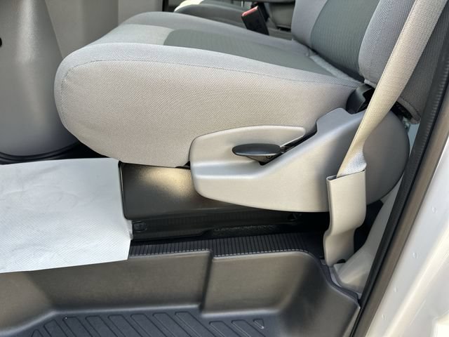 New 2027 Ford E-350 and Econoline 350 Super Duty w/ Interior Upgrade Package RWD image 16