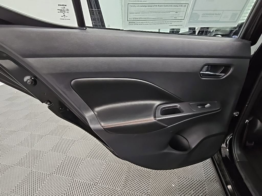 Used 2021 Nissan Versa SR w/ Convenience Package image 27