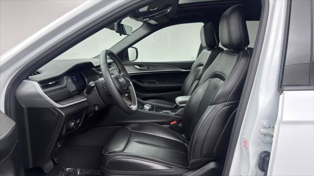 Used 2024 Jeep Grand Cherokee L Limited w/ Luxury Tech Group II AWD/4WD image 14