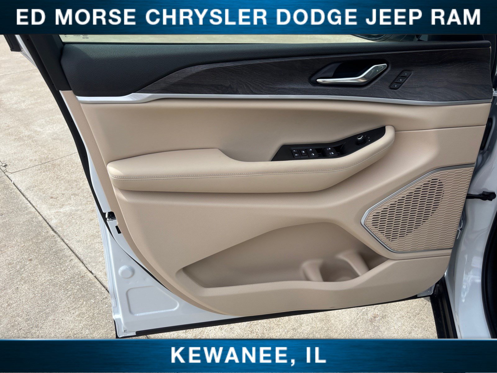 New 2026 Jeep Grand Cherokee Limited w/ Limited Altitude Package AWD/4WD image 22