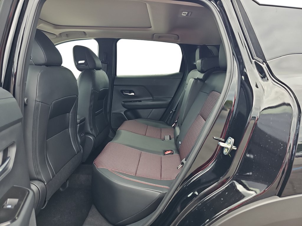 New 2027 Nissan Kicks SR w/ SR Premium Package FWD image 14