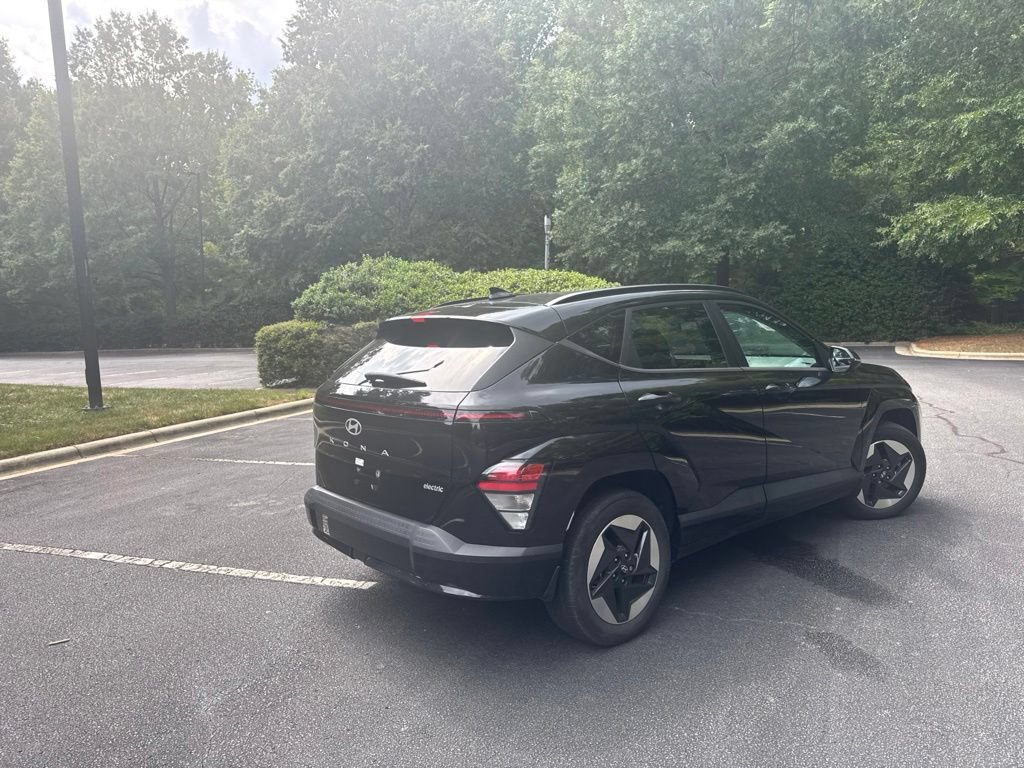 Used 2024 Hyundai Kona SEL FWD image 4