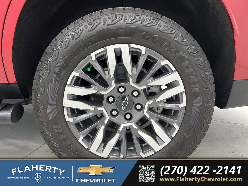 Used 2025 Chevrolet Tahoe Z71 w/ Comfort Package image 19