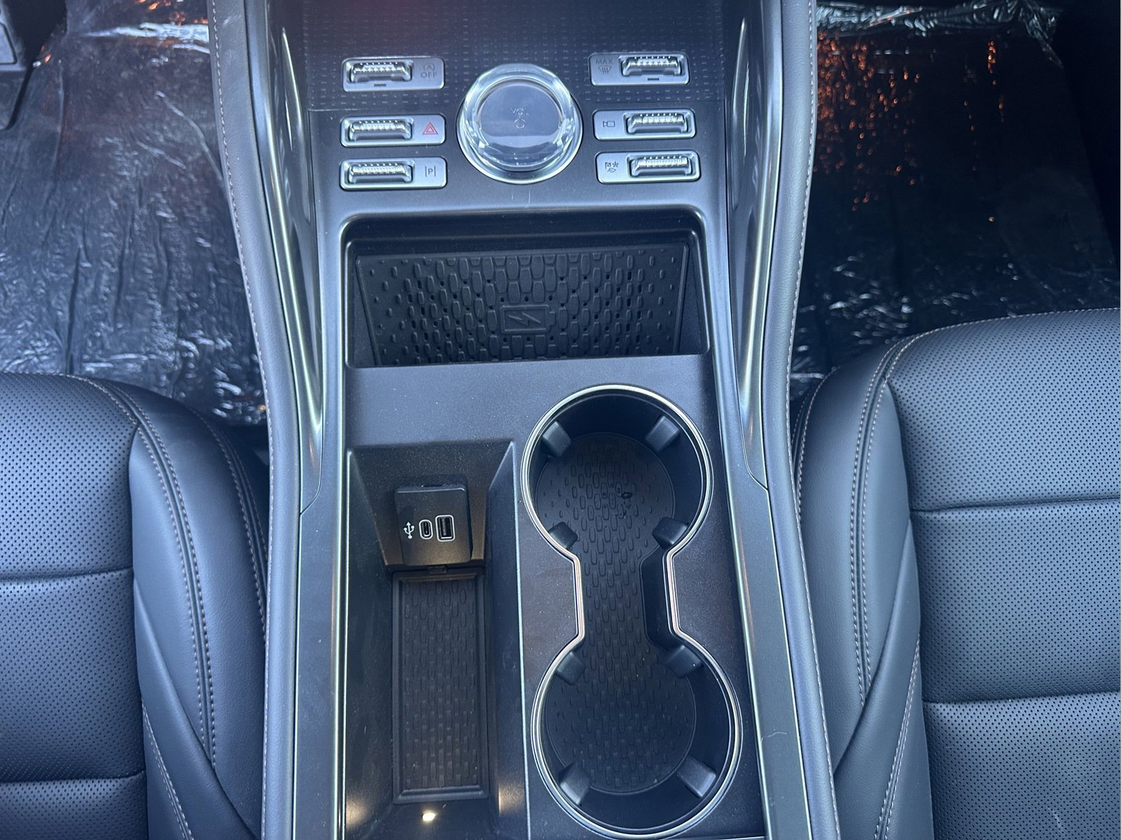 Used 2024 Lincoln Nautilus Premier w/ Equipment Group 102A image 15