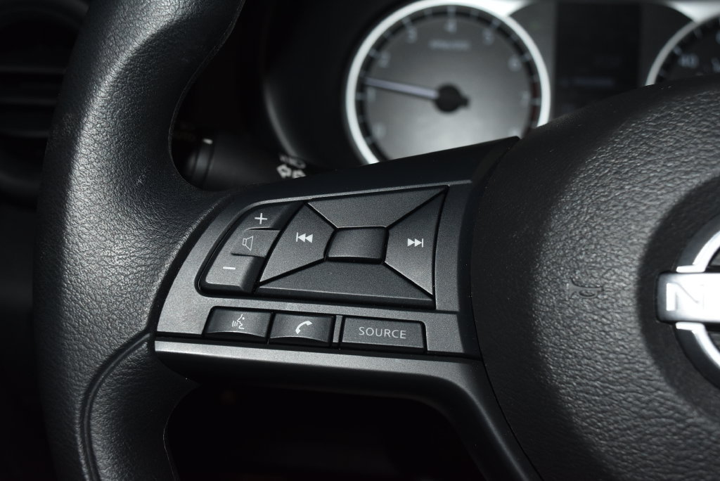 Certified 2025 Nissan Kicks Play S FWD image 7