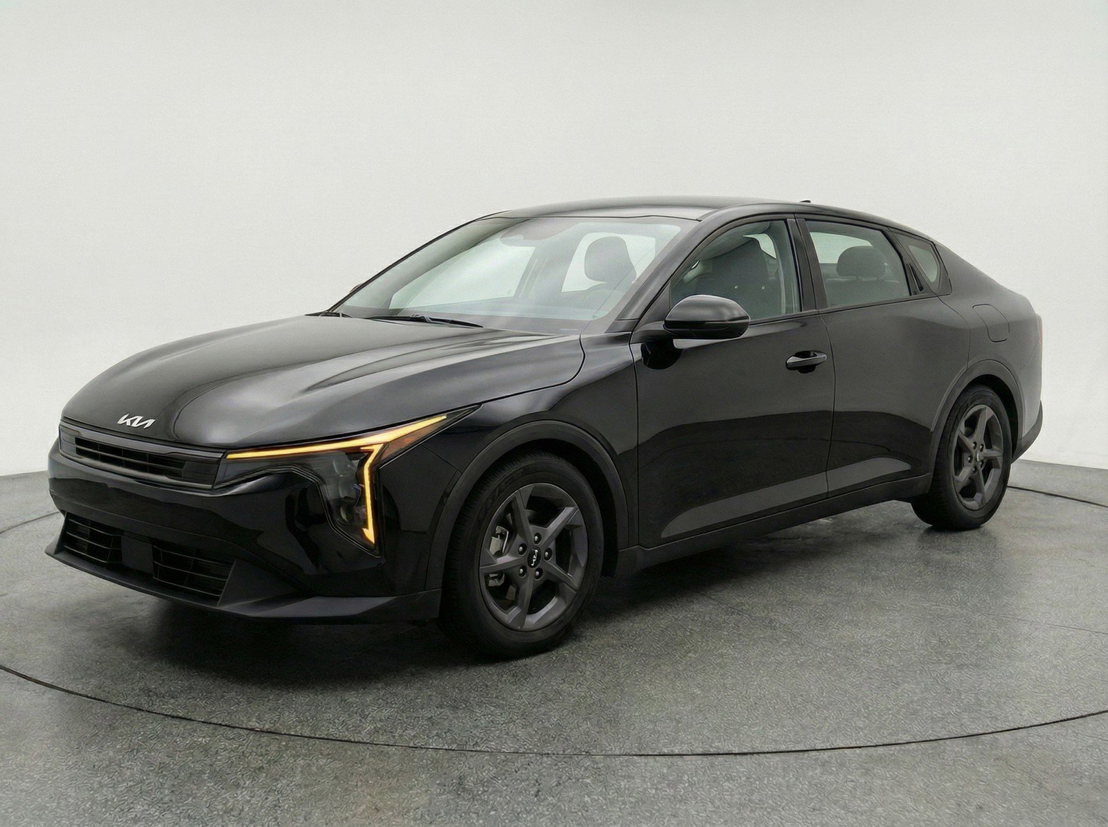 Used 2025 Kia K4 LXS image 3