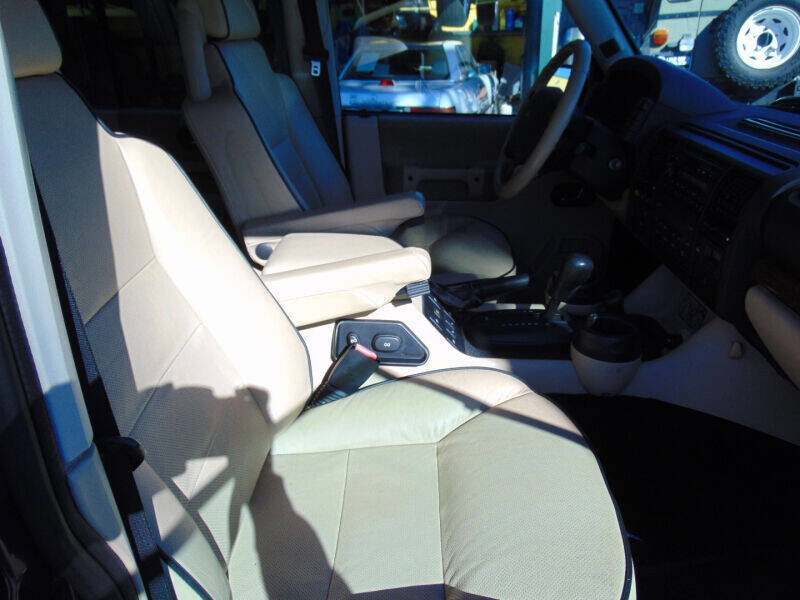Used 2003 Land Rover Discovery SE image 12