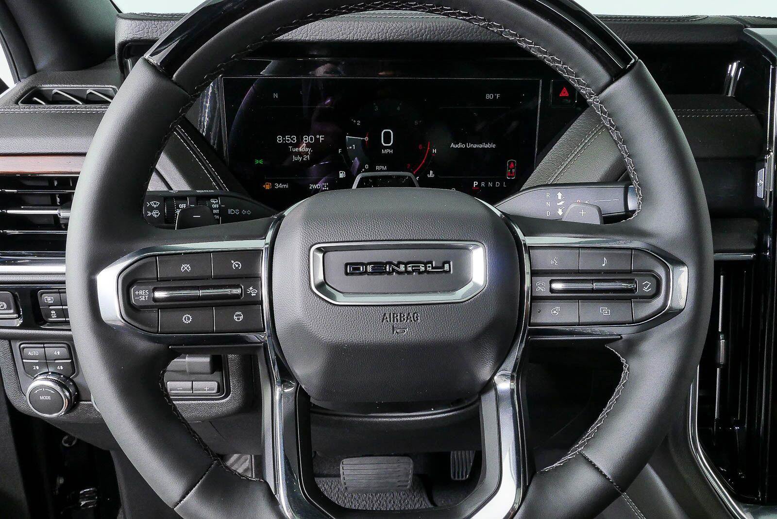New 2026 GMC Yukon XL Denali w/ Denali Reserve Package AWD/4WD image 9