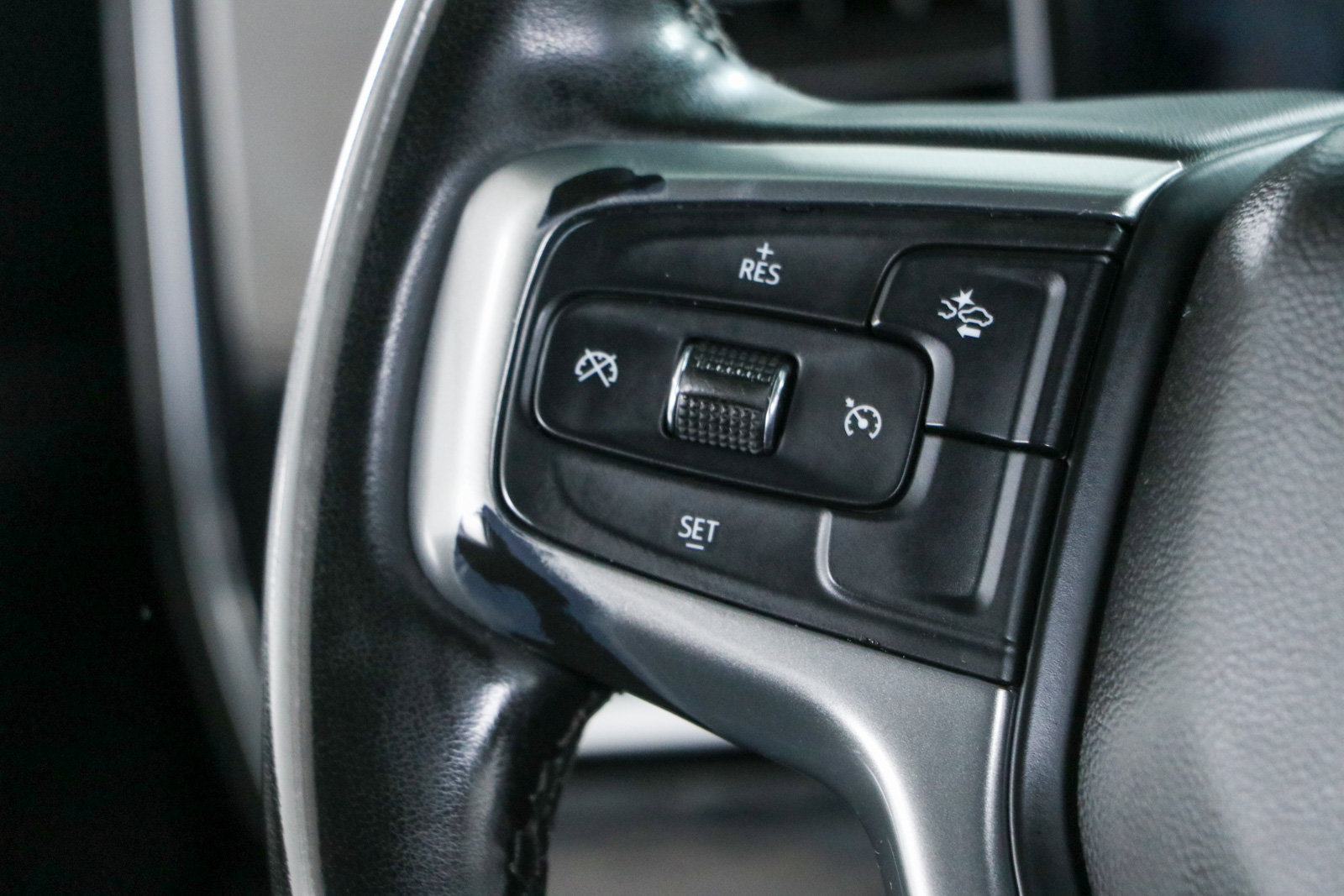 Used 2024 Chevrolet Silverado 2500 LT AWD/4WD image 14