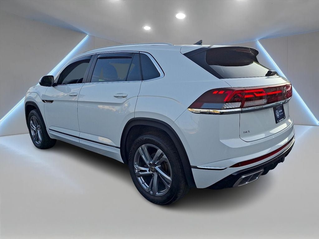 Used 2024 Volkswagen Atlas Cross Sport SEL R-Line AWD/4WD image 6