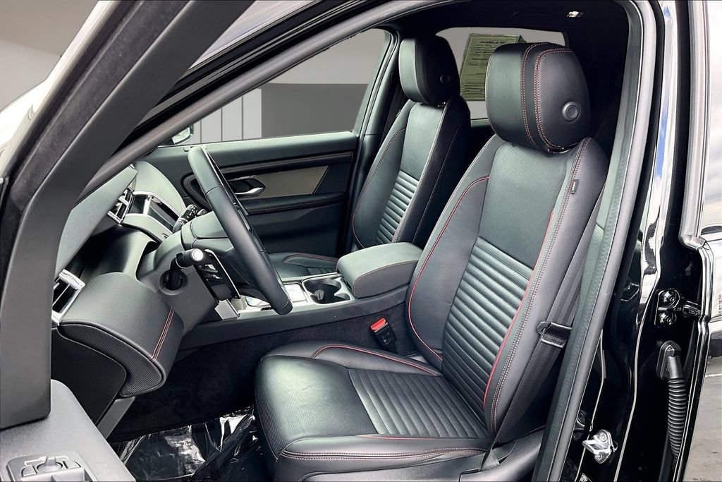 Certified 2023 Land Rover Discovery Sport SE R-Dynamic AWD/4WD image 19