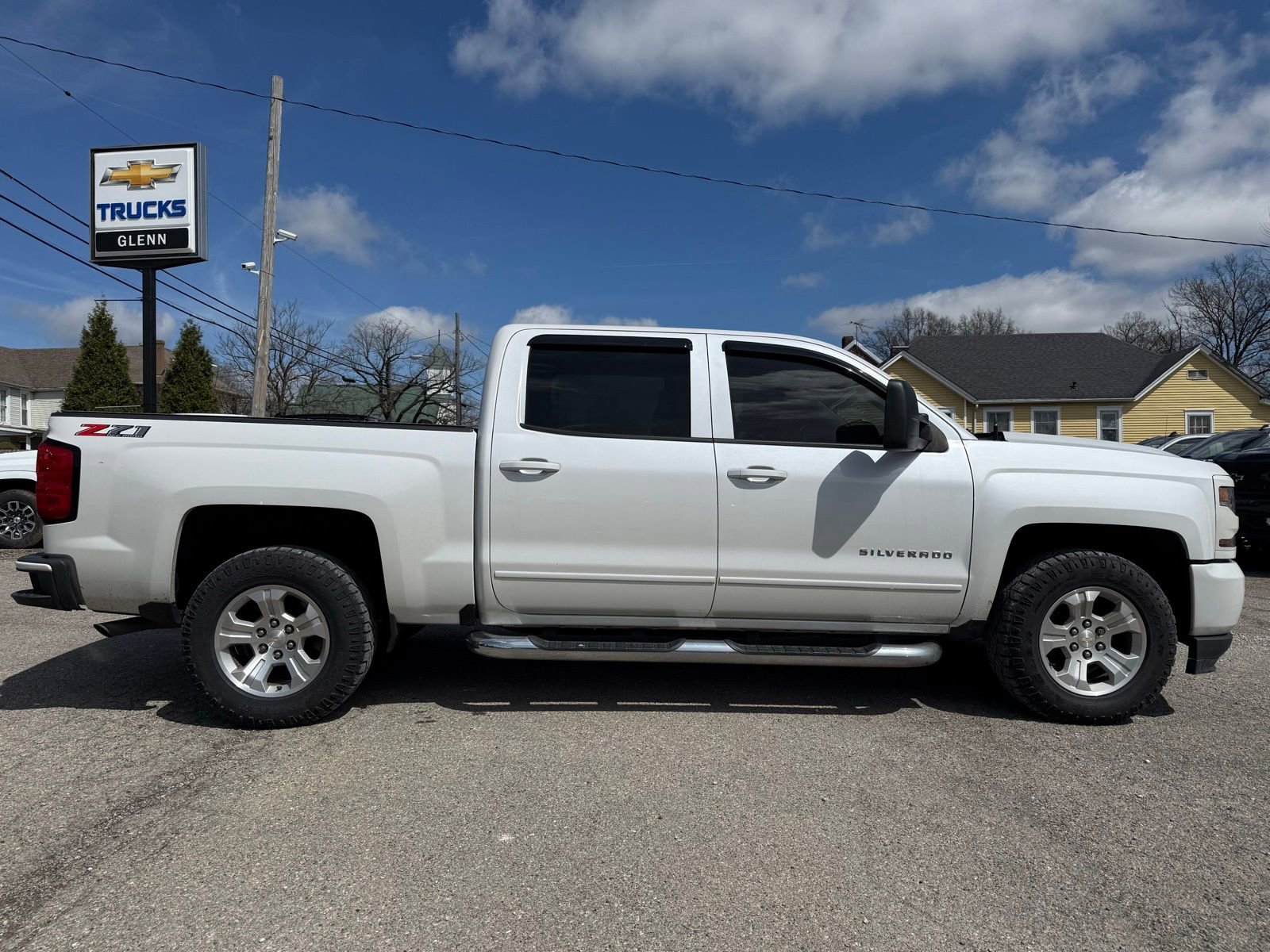 Used 2018 Chevrolet Silverado 1500 LT w/ All Star Edition AWD/4WD image 8