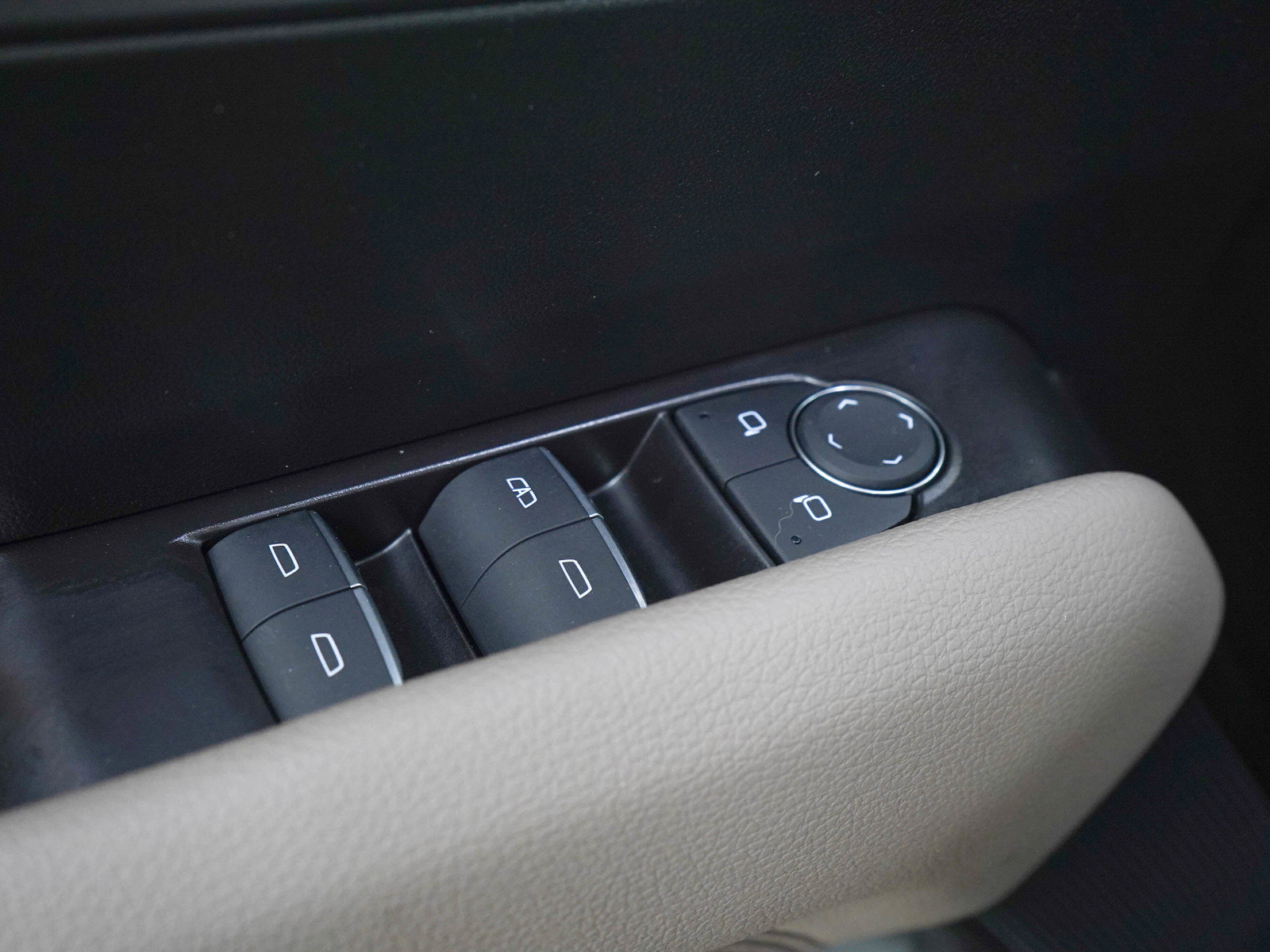 Used 2024 GMC Canyon Denali AWD/4WD image 22